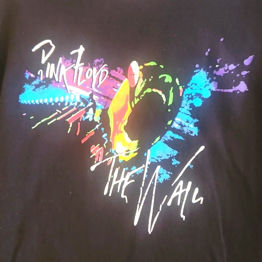 PINK FLOYD The Wall Graffic Tshirt - Picture 3 of 6